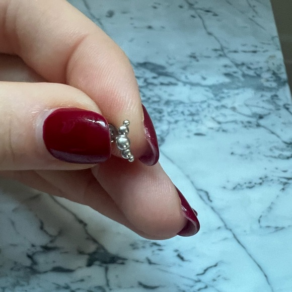 14k white gold cartilage flat back stud - Picture 3 of 4